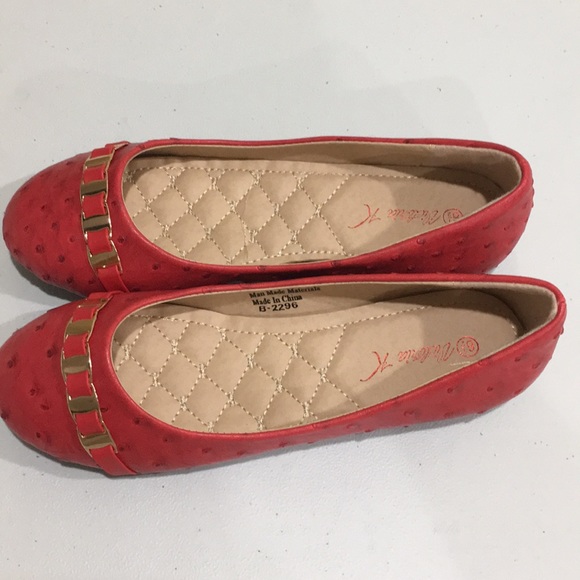 Red faux ostrich ballet flats by Victoria K, S 6.5 - Picture 3 of 8